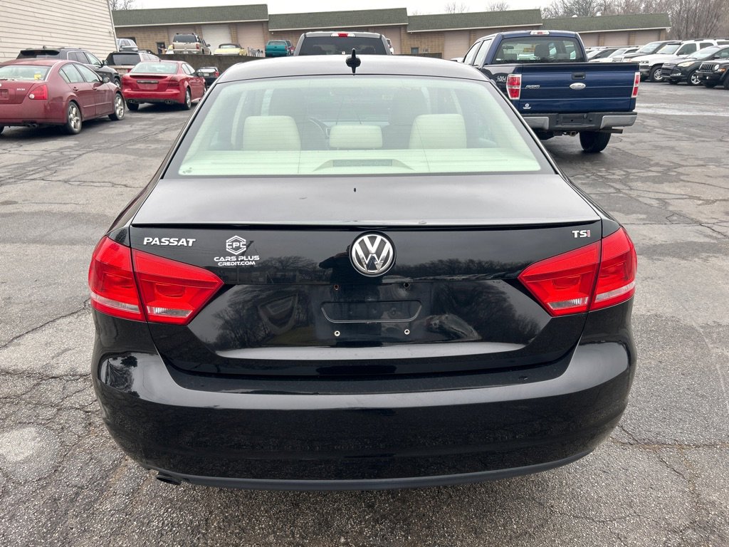 Used 2015 Volkswagen Passat 1.8T Limited Edition image 7