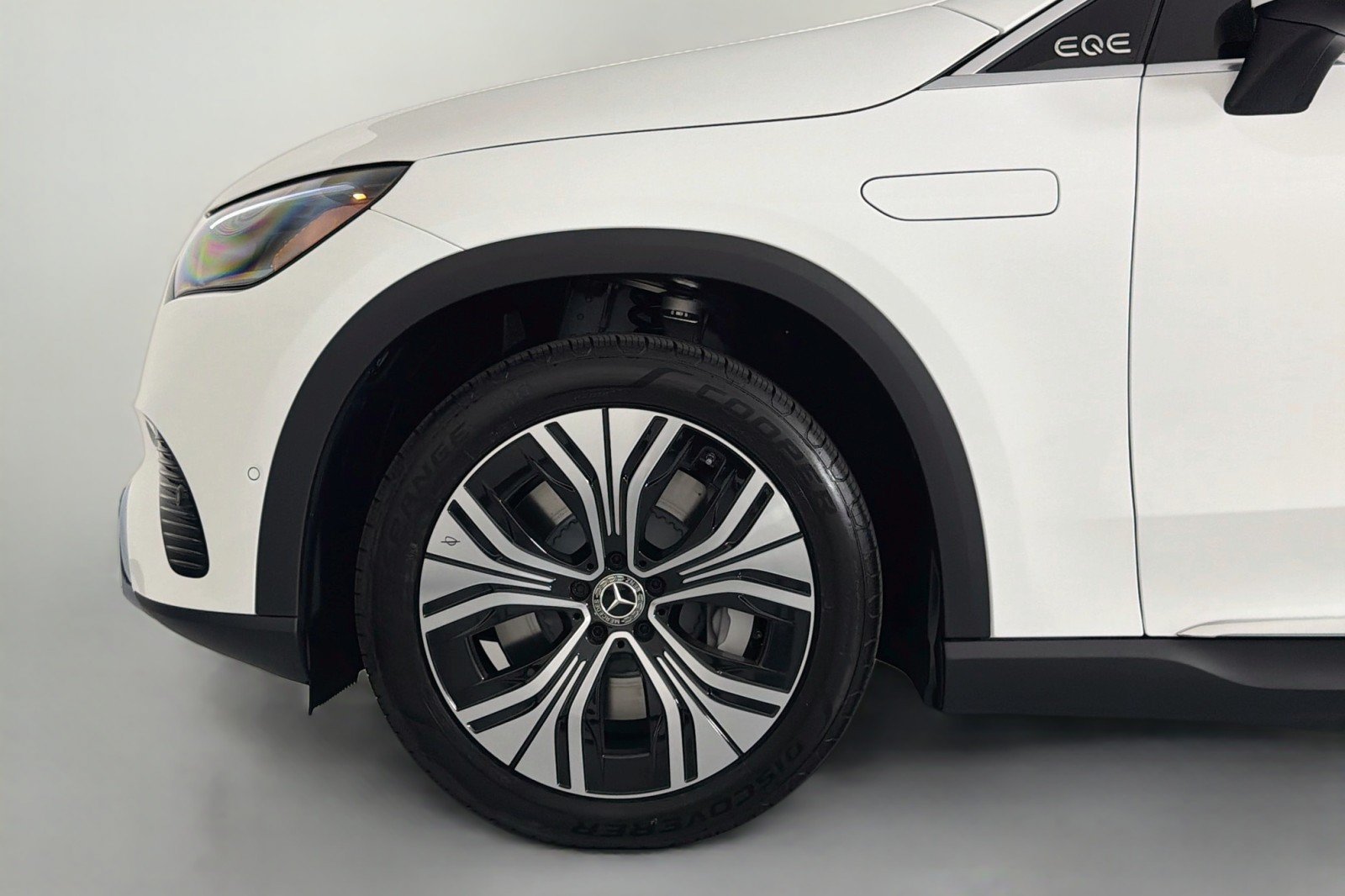 New 2027 Mercedes-Benz EQE 320+ SUV image 9
