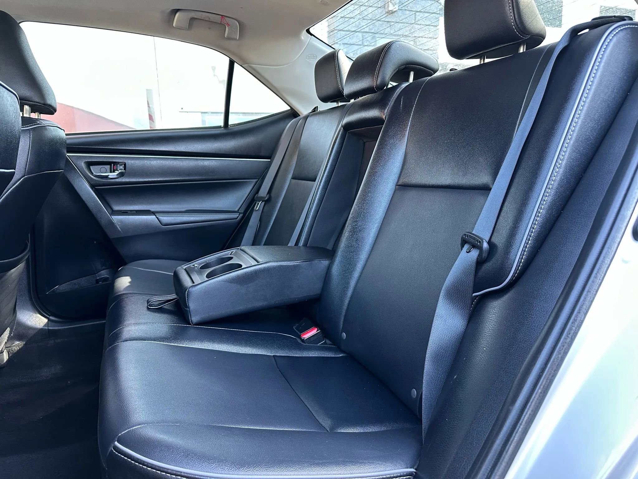 Used 2017 Toyota Corolla XLE w/ Carpet Mat Package (TMS) image 11