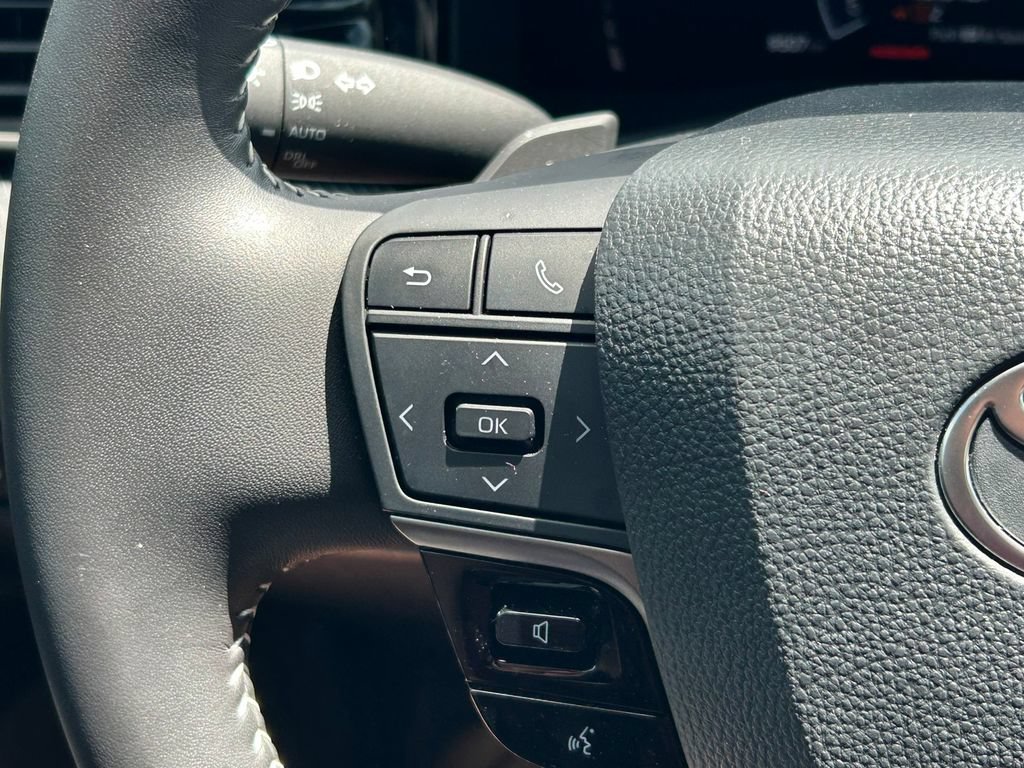 Used 2026 Toyota Camry SE w/ Convenience Package FWD image 35