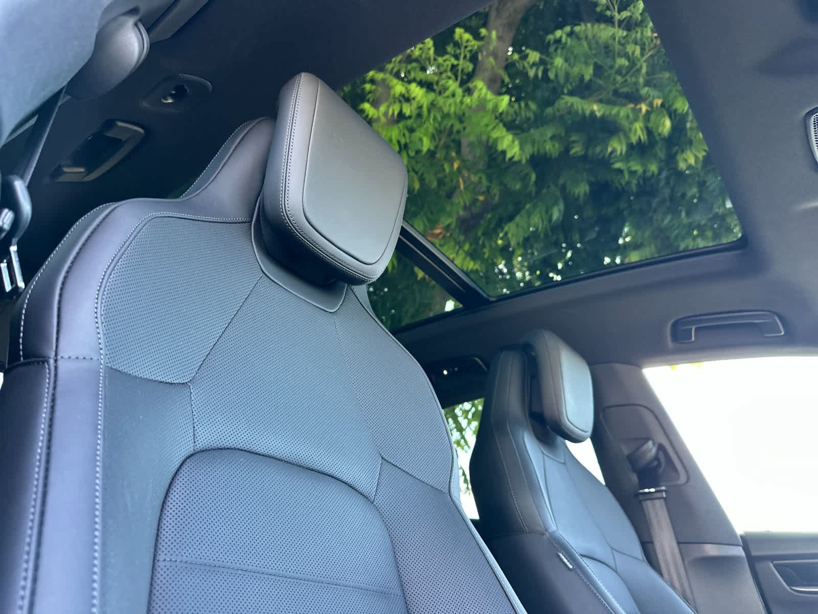 Certified 2025 Porsche Macan Electric RWD image 18
