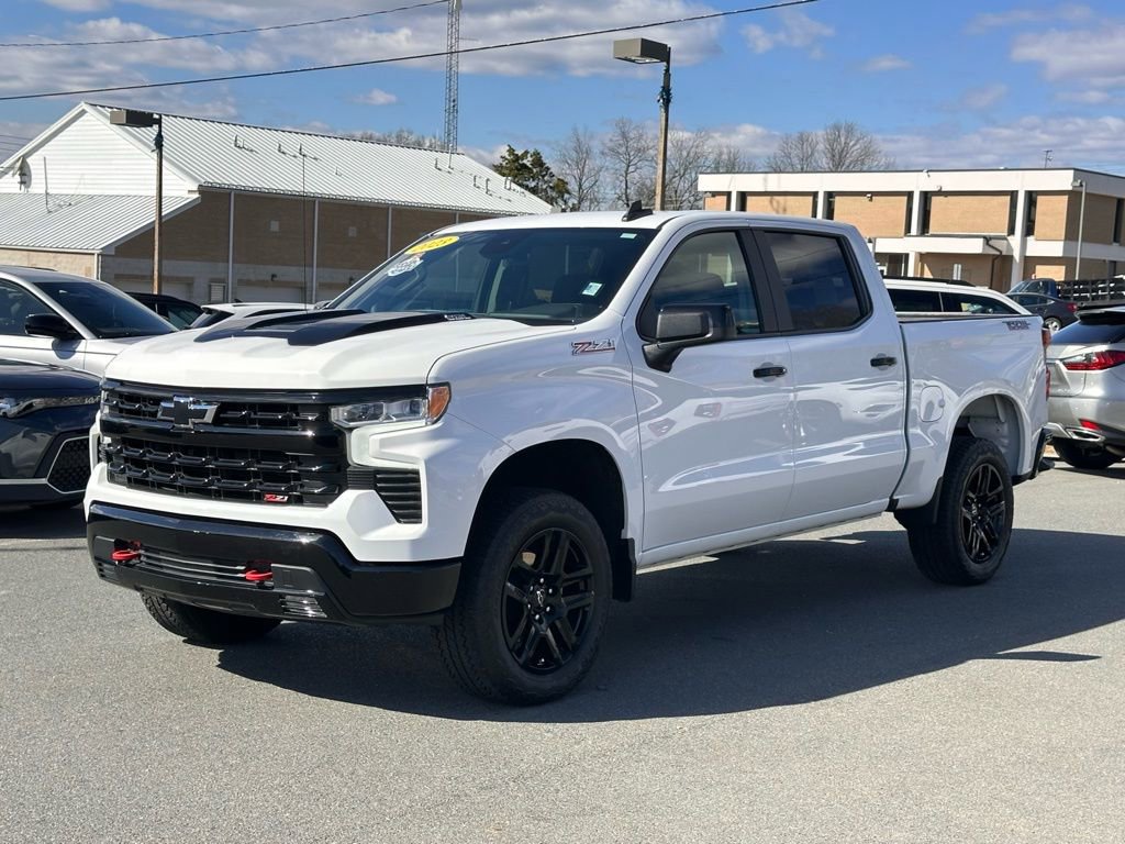 Used 2023 Chevrolet Silverado 1500 LT Trail Boss image 2