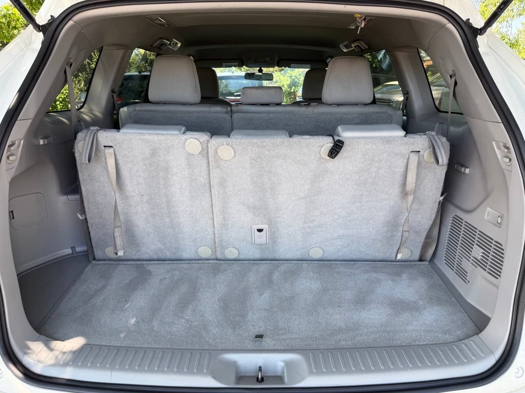 Used 2016 Toyota Highlander LE AWD/4WD image 17