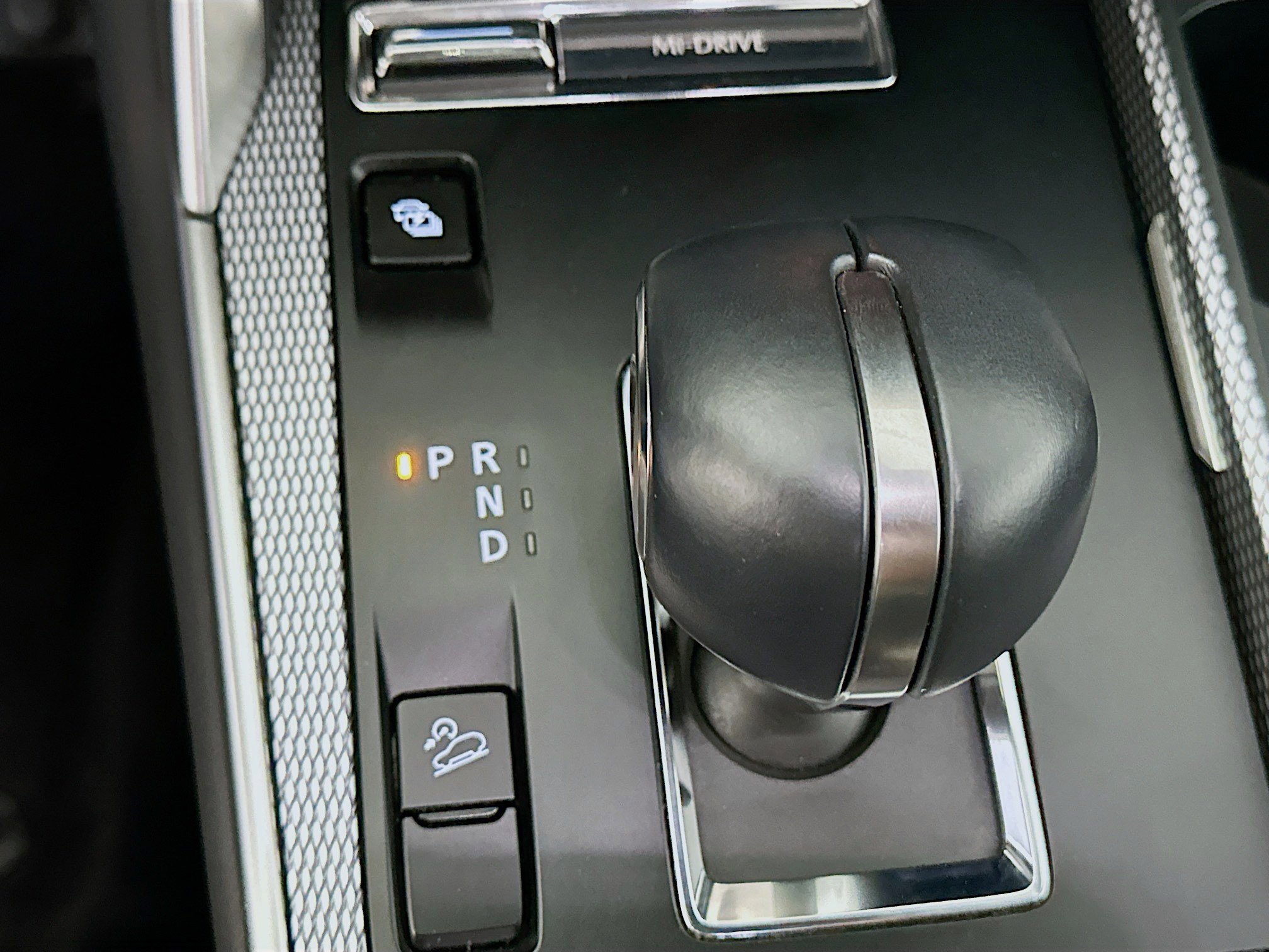 Used 2024 MAZDA CX-90 Plug-In Hybrid w/ Preferred image 25