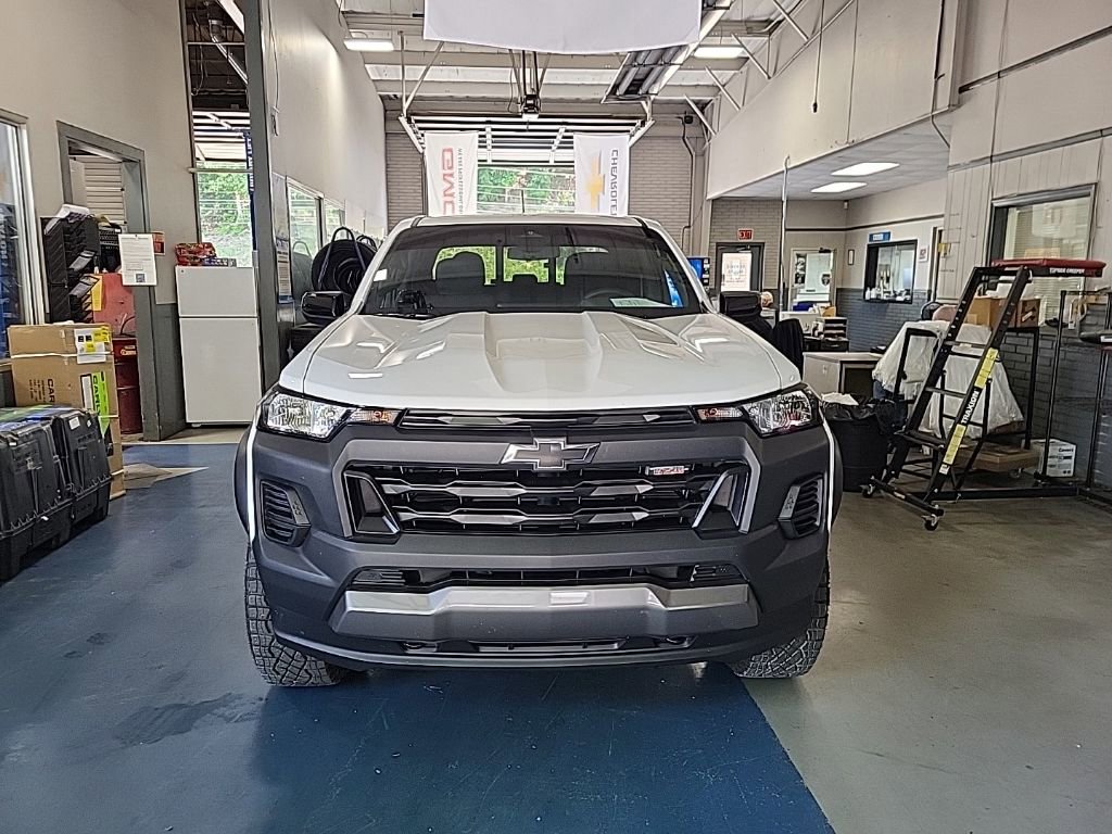 Certified 2024 Chevrolet Colorado Trail Boss AWD/4WD image 3