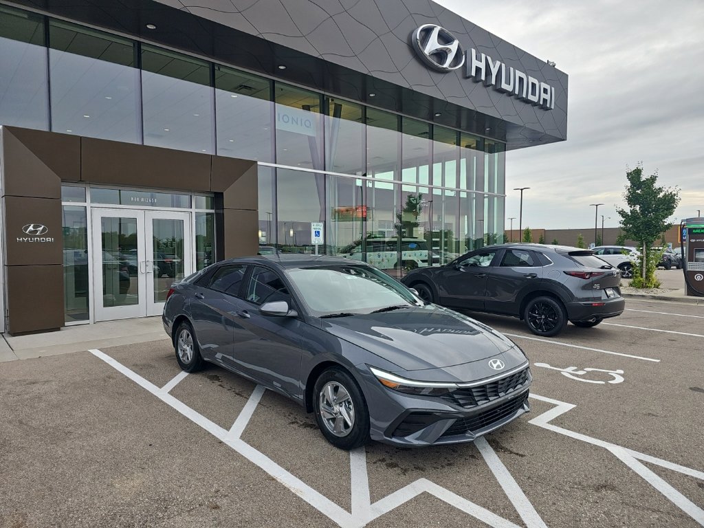 New 2026 Hyundai Elantra SE FWD image 7