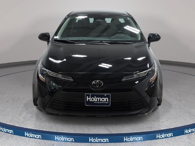 Certified 2025 Toyota Corolla LE FWD image 2