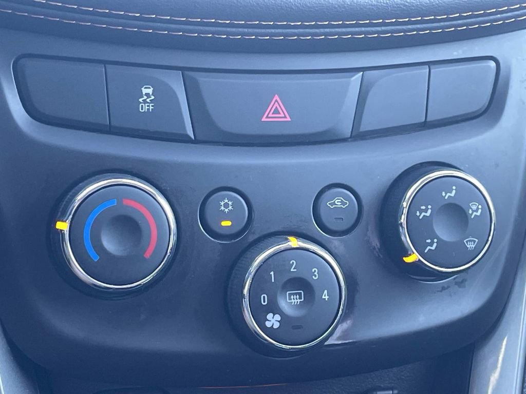 Used 2019 Chevrolet Trax LT w/ LT Convenience Package image 19