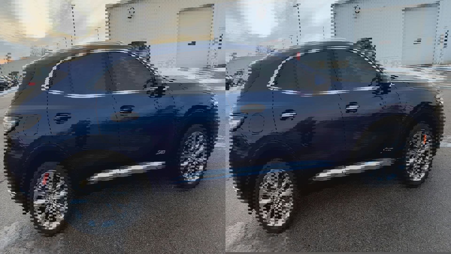 Used 2023 Buick Envision Avenir image 9