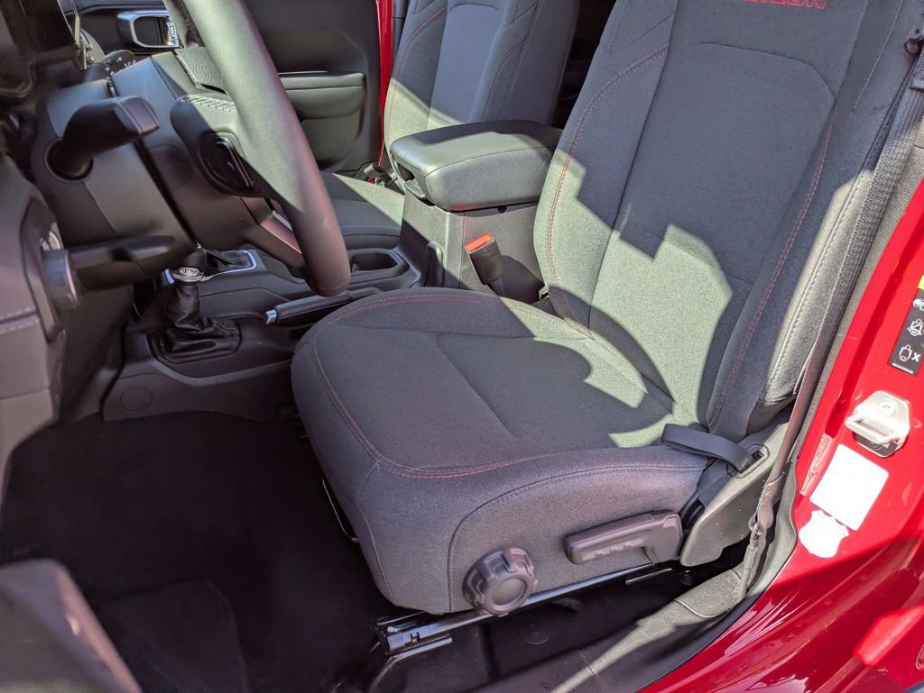 Used 2025 Jeep Wrangler Unlimited Rubicon image 14