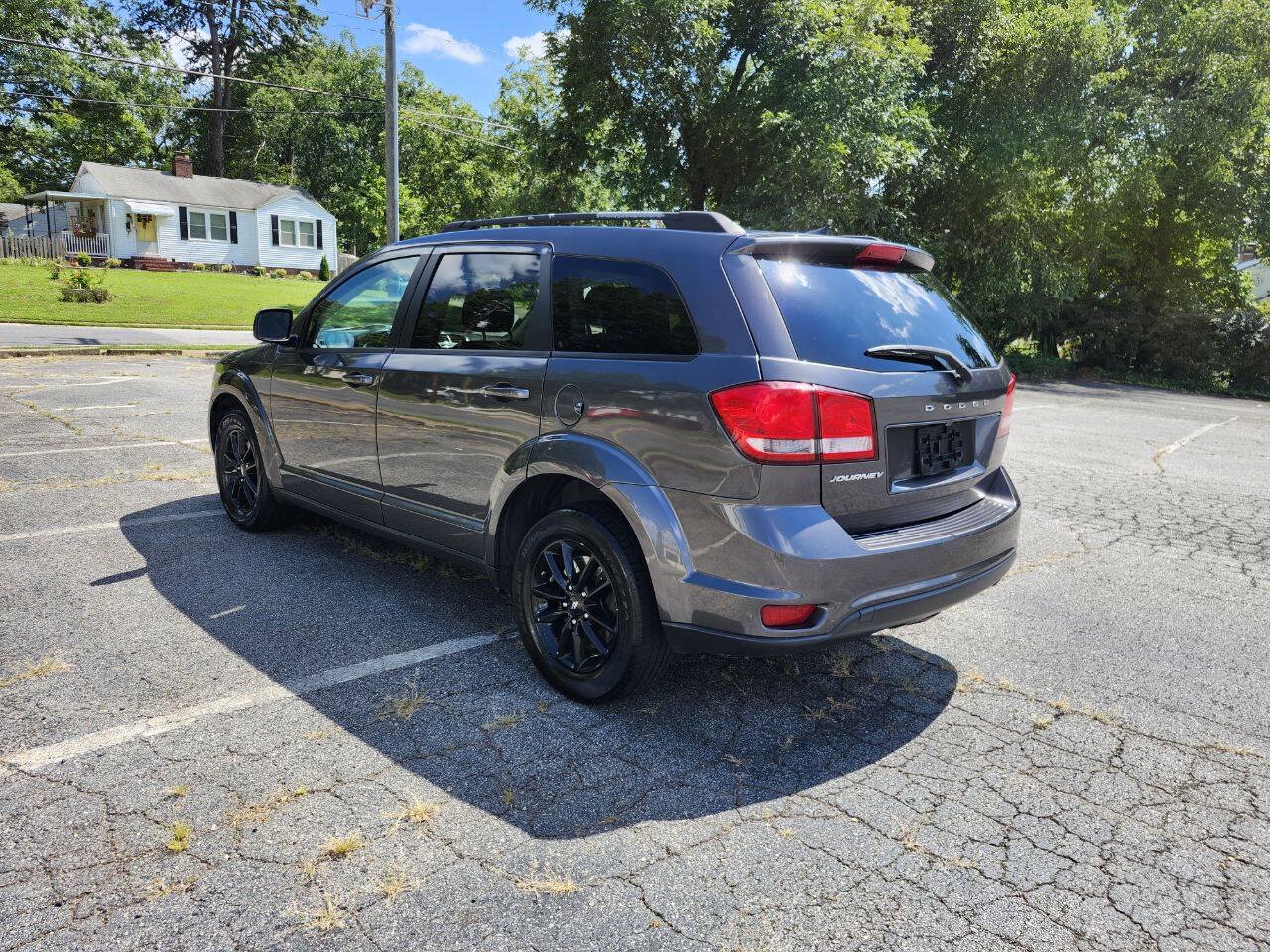Used 2019 Dodge Journey SE w/ Connectivity Group FWD image 17