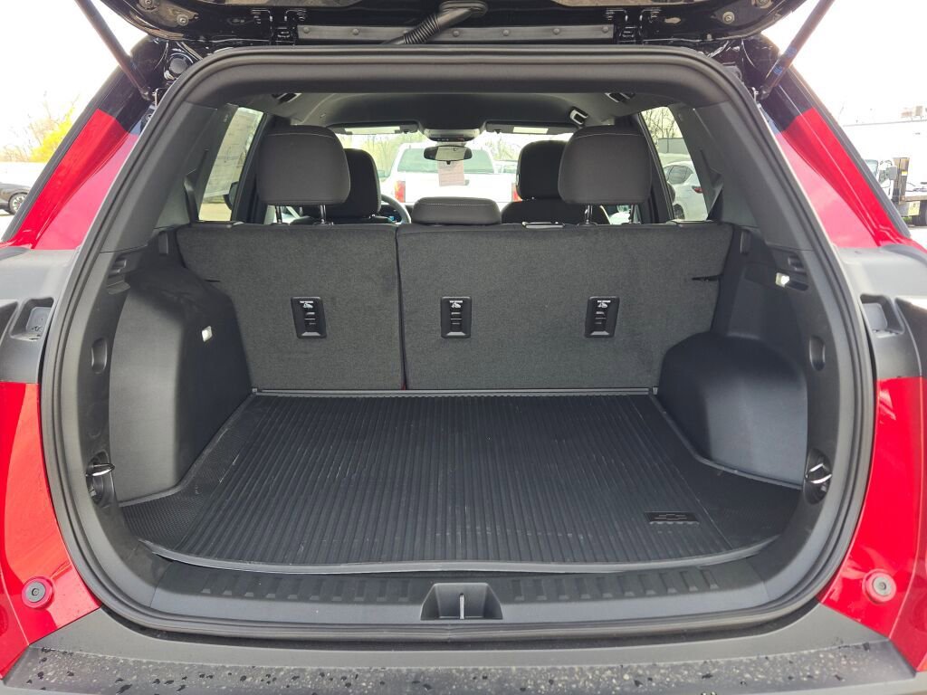 New 2026 Chevrolet Equinox LT w/ LPO, Floor Liner Package FWD image 16