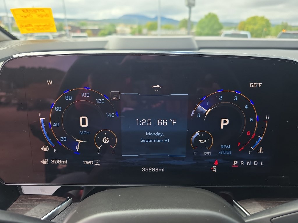 Certified 2025 Chevrolet Suburban Z71 AWD/4WD image 15