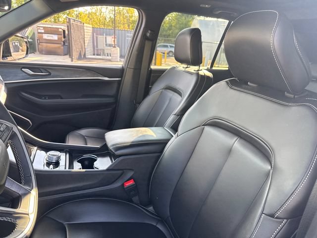 Used 2024 Jeep Grand Cherokee Limited 4xe AWD/4WD image 13
