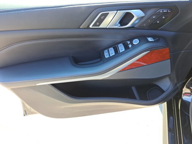 Used 2023 BMW ALPINA XB7 image 19