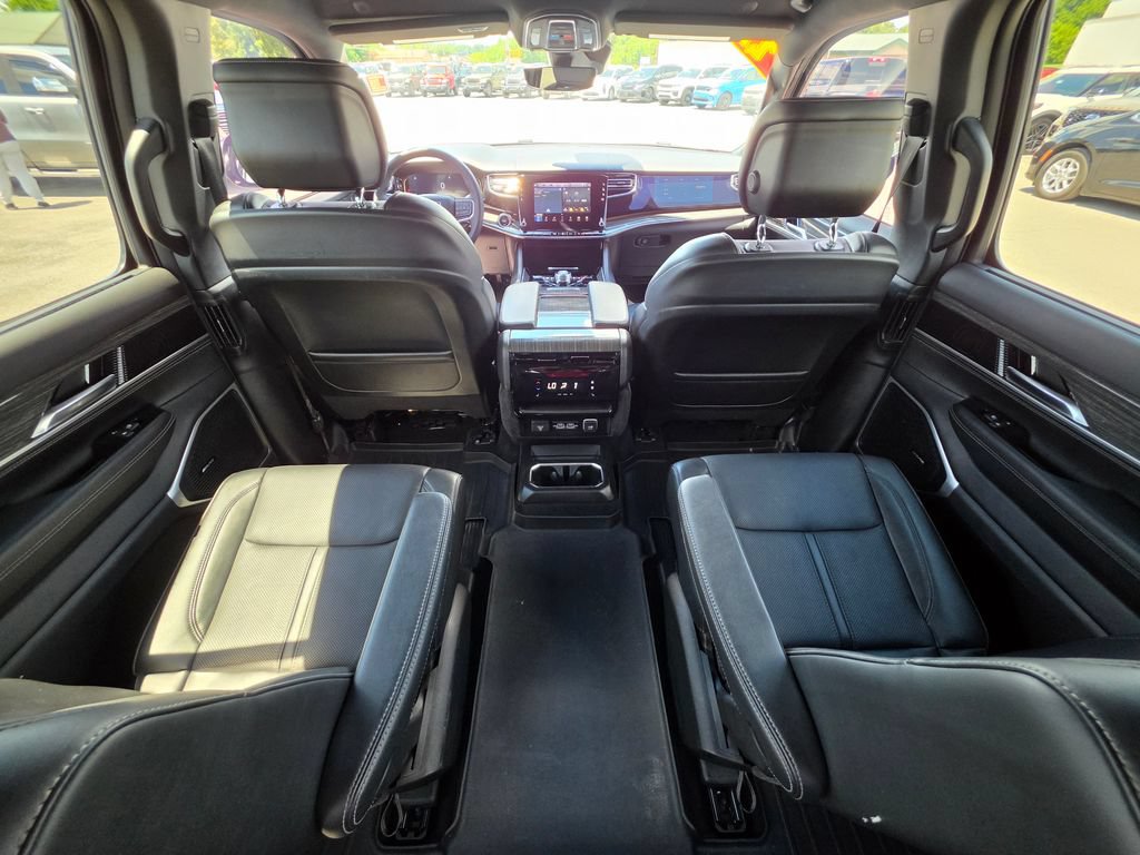Certified 2022 Jeep Wagoneer Series III w/ Convenience Group I AWD/4WD image 24