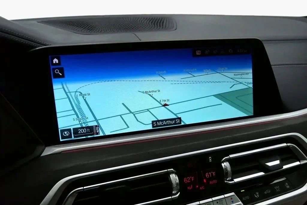 Used 2022 BMW X7 M50i image 32