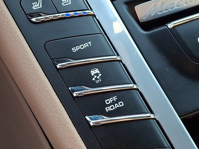Used 2019 Porsche Macan AWD/4WD image 29