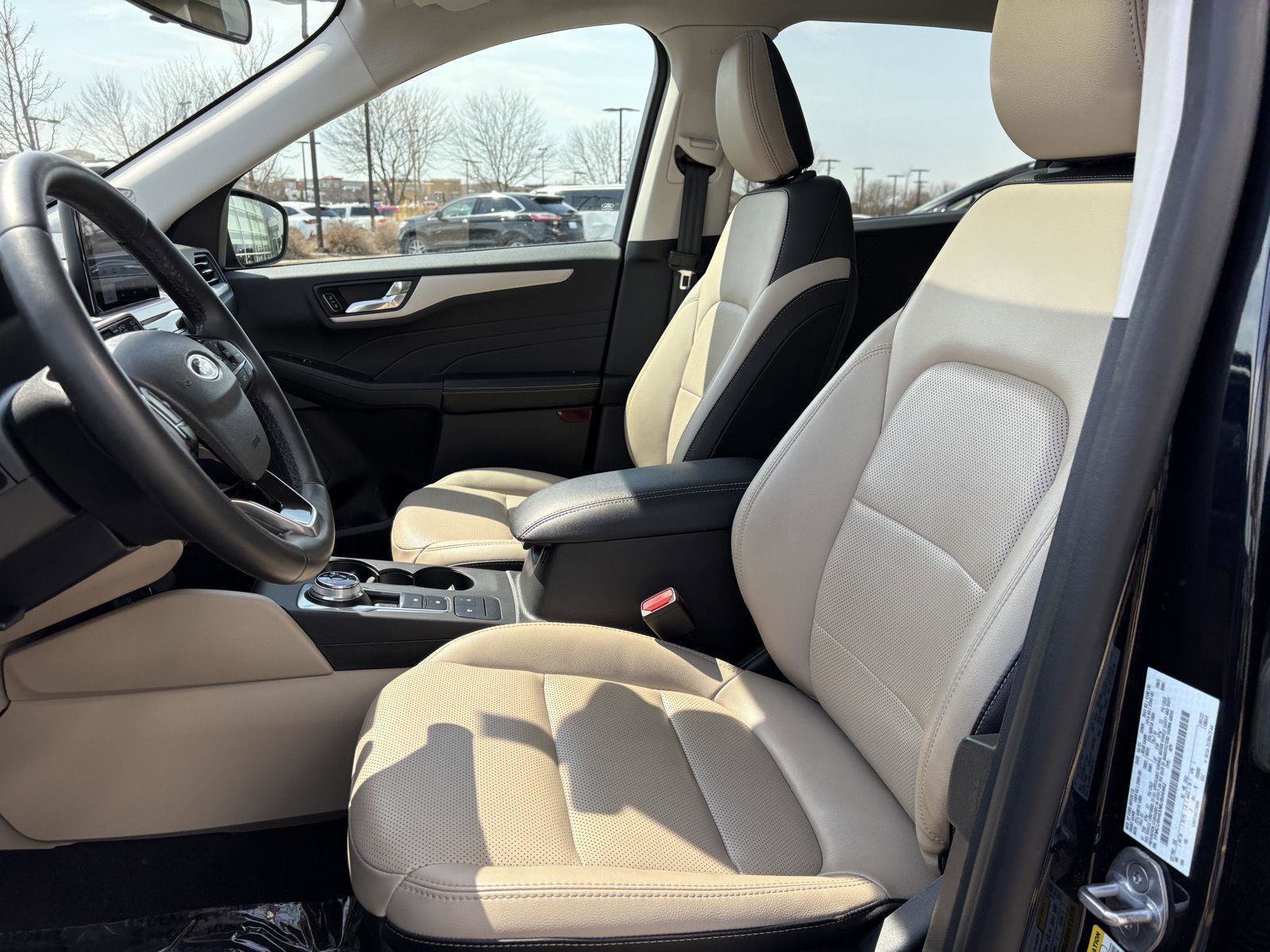 Used 2021 Ford Escape SEL w/ Technology Package image 16