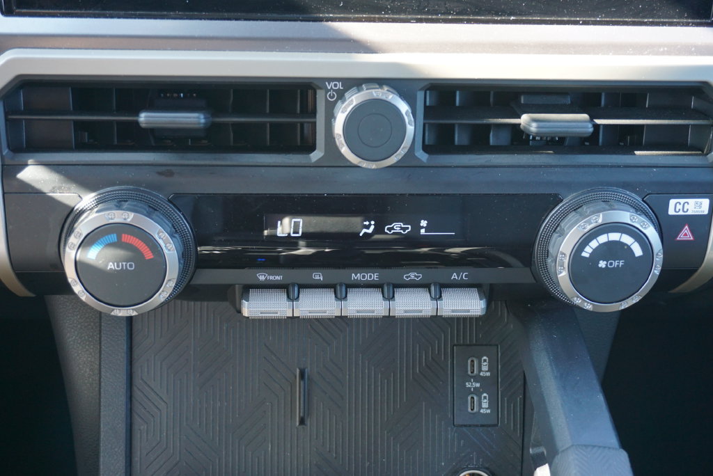 Used 2025 Toyota Tacoma TRD Off-Road AWD/4WD image 20