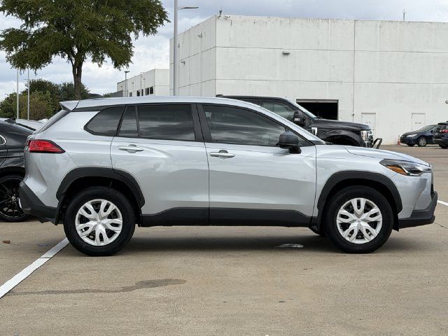 Used 2024 Toyota Corolla Cross L FWD image 3