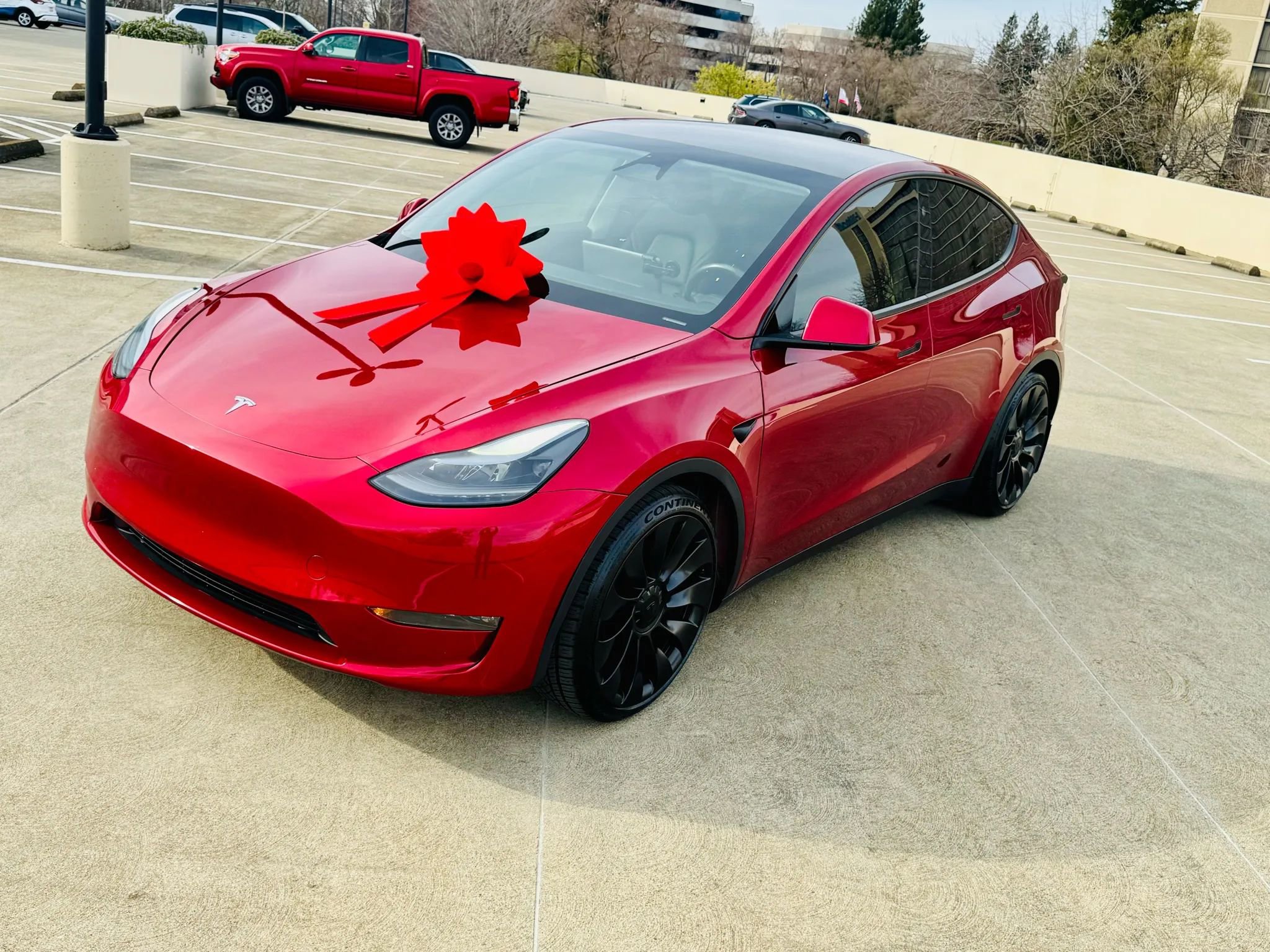Used 2024 Tesla Model Y Performance image 9