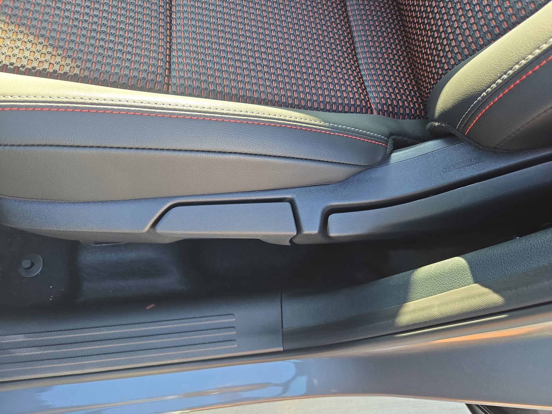 New 2025 Nissan Kicks SR FWD image 24