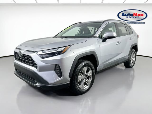 Used 2024 Toyota RAV4 XLE AWD/4WD image 4
