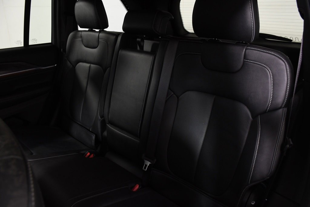 Used 2023 Jeep Grand Cherokee Overland image 27