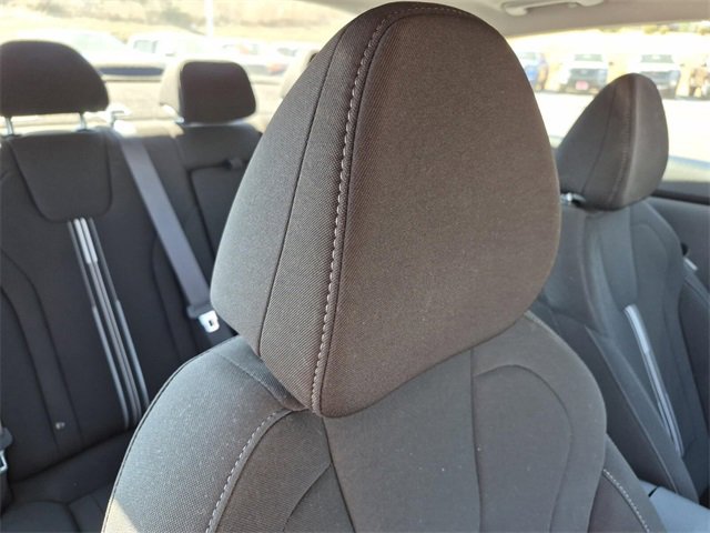 Used 2025 Hyundai Elantra SEL image 12