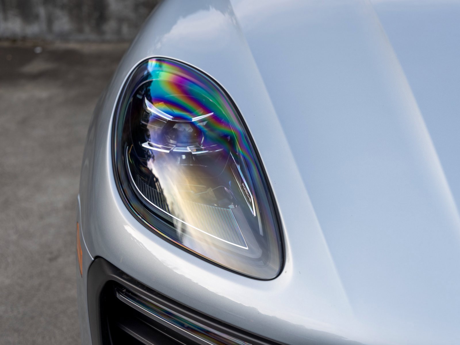 Certified 2025 Porsche Macan image 14