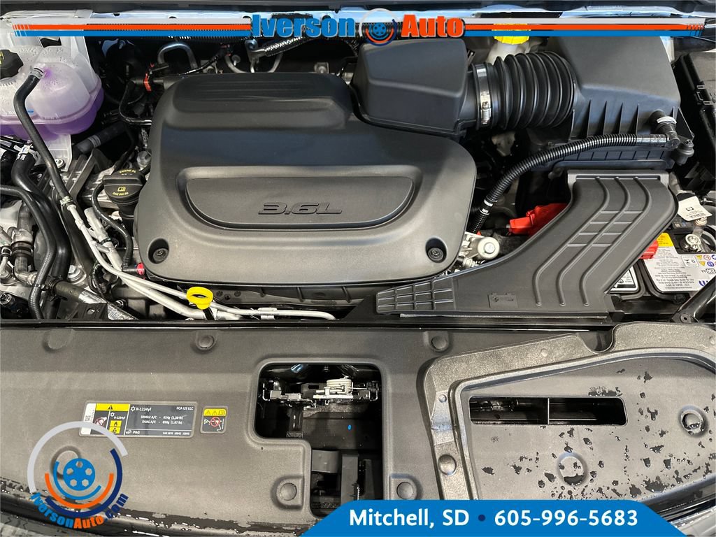 New 2027 Chrysler Pacifica Limited AWD/4WD image 9