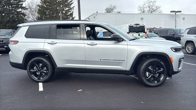 New 2026 Jeep Grand Cherokee L Limited w/ Limited Altitude Package AWD/4WD image 2
