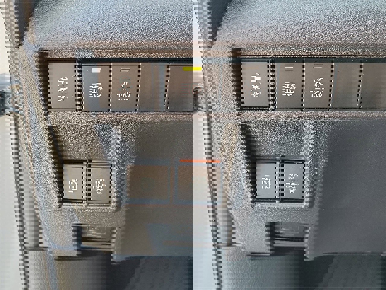 Used 2025 Toyota Sienna XSE w/ XSE Plus Package image 34