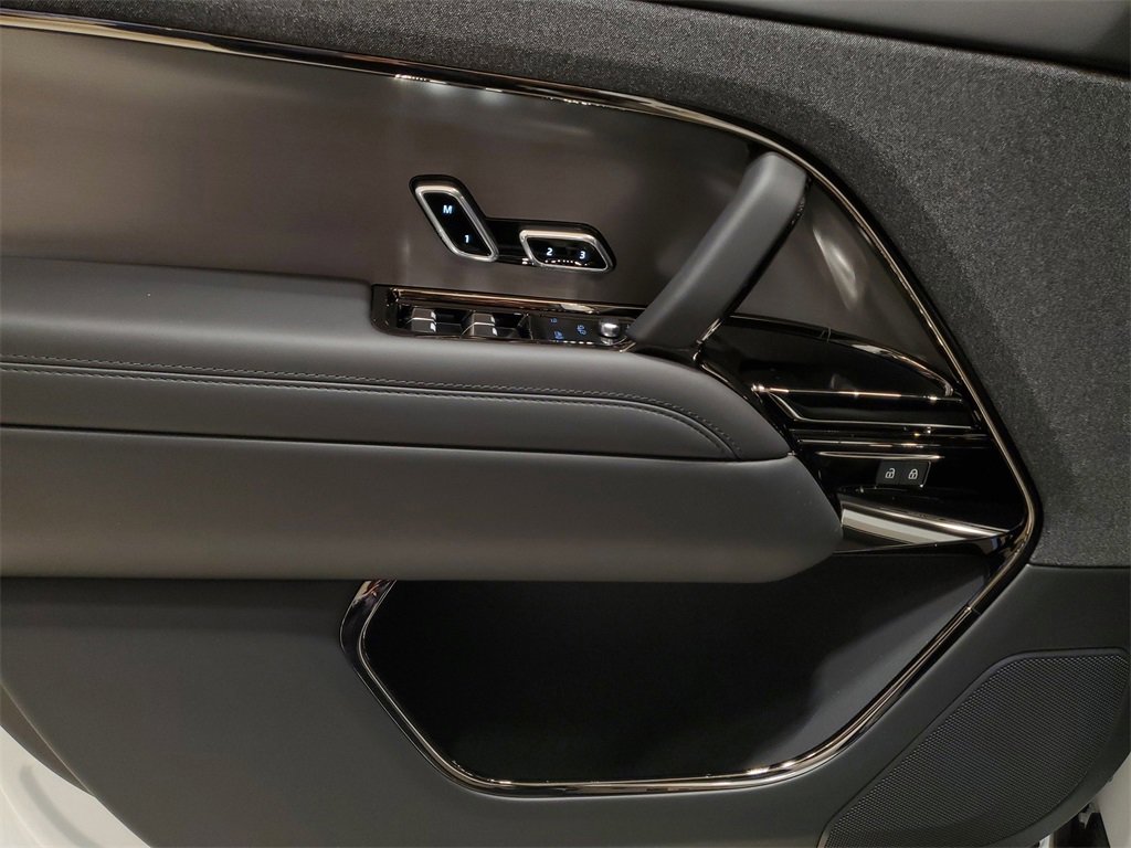 New 2025 Land Rover Range Rover Sport SE image 10