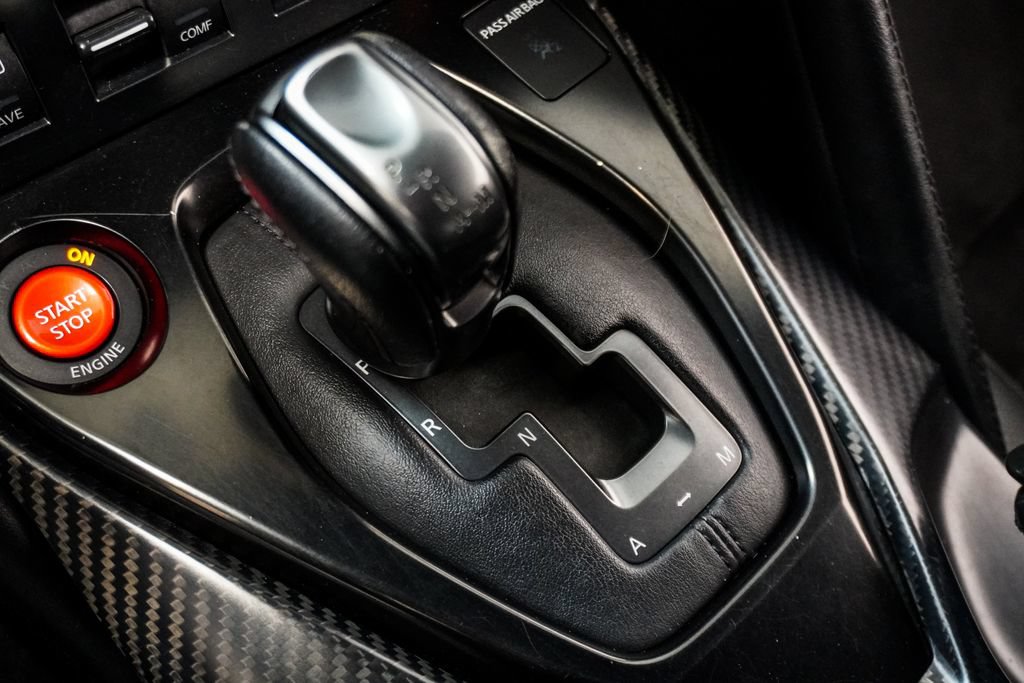 Used 2017 Nissan GT-R Premium AWD/4WD image 35