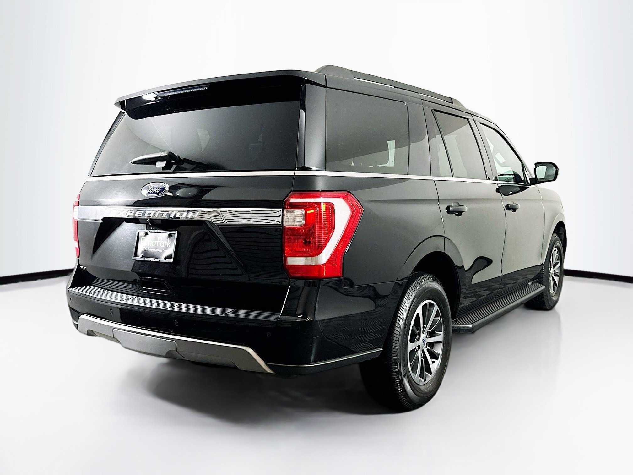 Used 2021 Ford Expedition XLT image 9