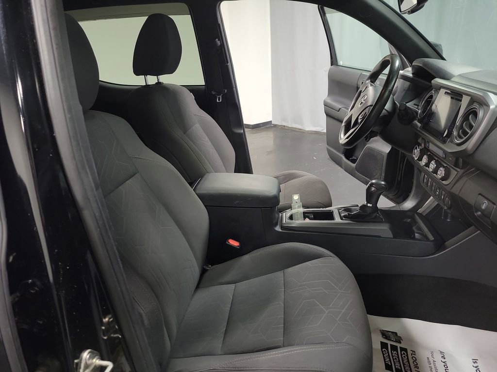 Used 2016 Toyota Tacoma TRD Off-Road w/ Premium & Technology Package image 22