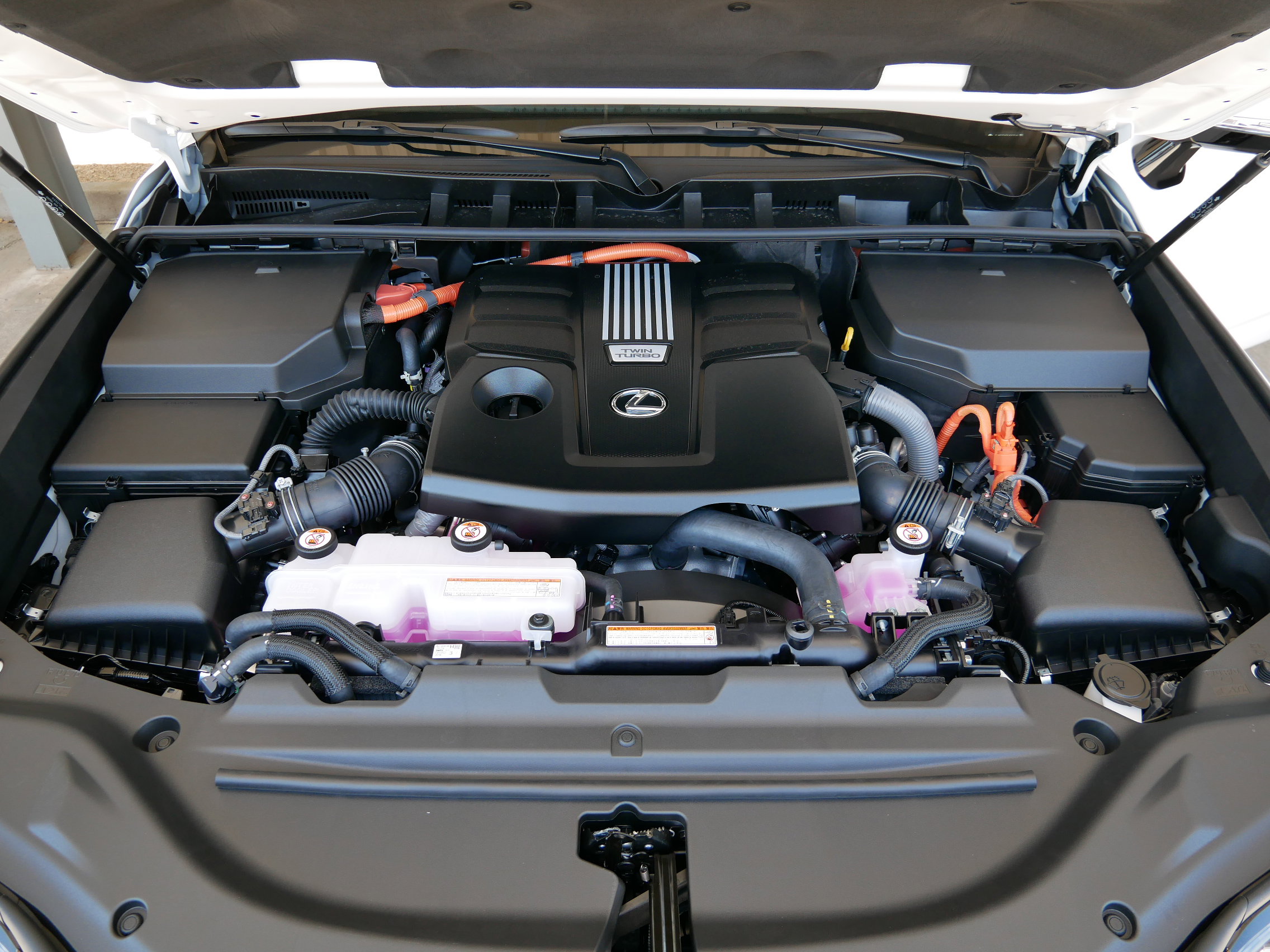 New 2025 Lexus LX 700h F Sport image 23