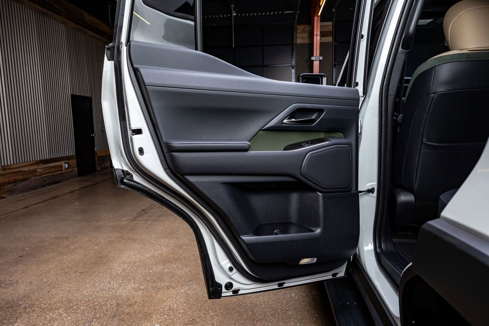 Used 2025 Lexus GX 550 image 38