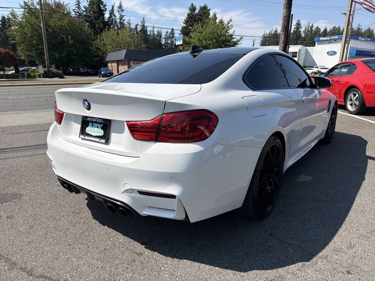 Used 2018 BMW M4 Coupe w/ Competition Package RWD image 8