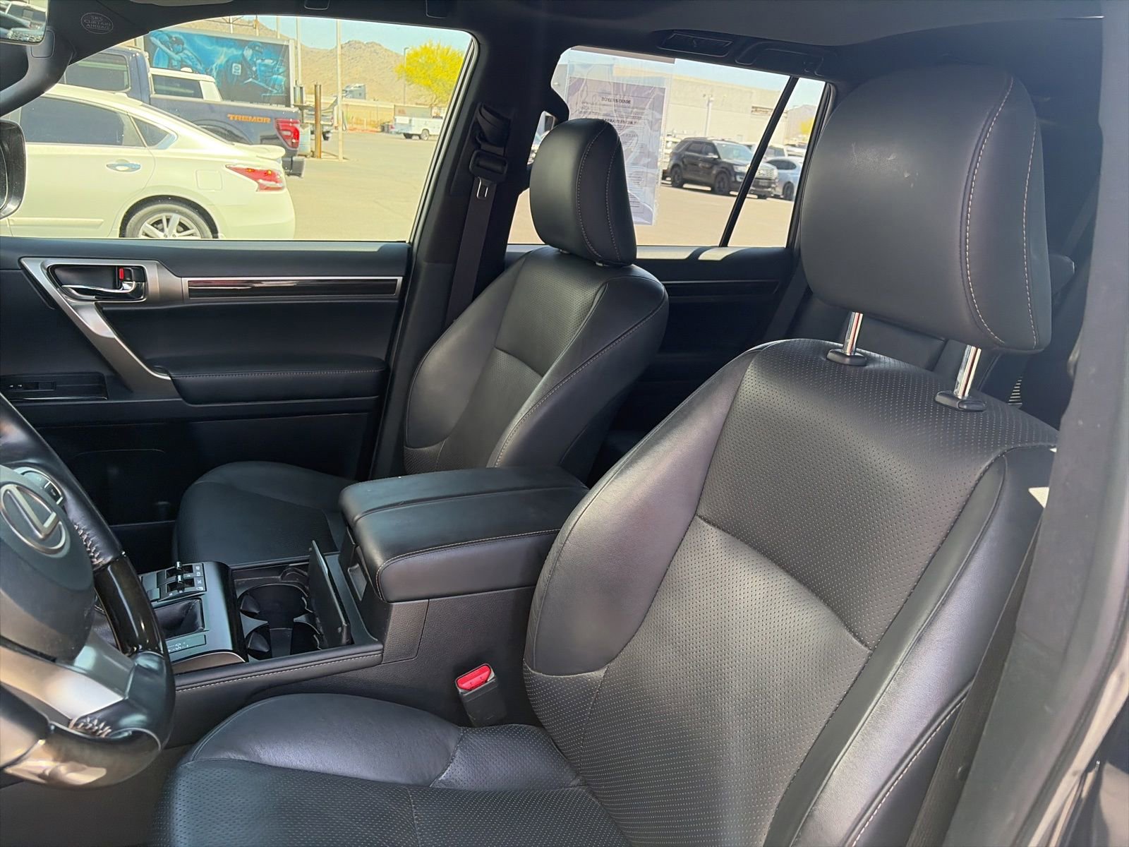 Used 2020 Lexus GX 460 Luxury w/ Luxury Sport Package AWD/4WD image 3