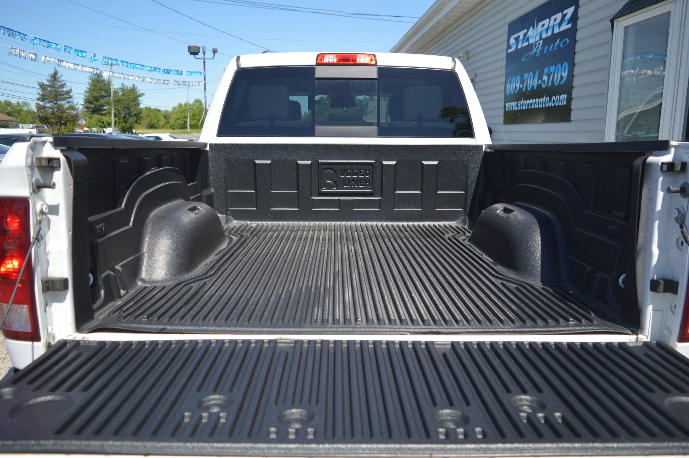 Used 2020 RAM 1500 Classic SLT RWD image 9