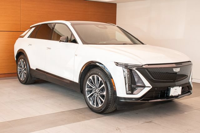 Used 2025 Cadillac Lyriq Sport w/ LPO, Floor Liner Package AWD/4WD image 5