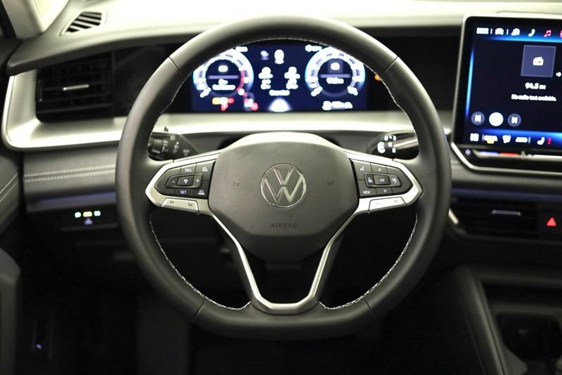 New 2026 Volkswagen Tiguan SE AWD/4WD image 13