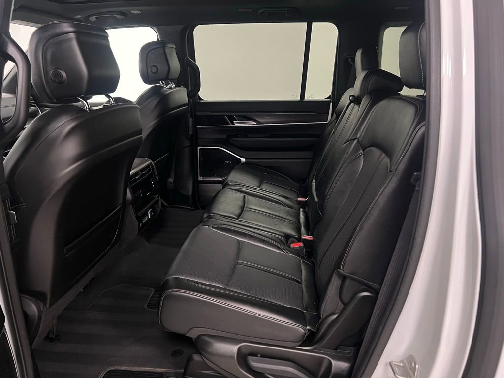 Used 2024 Jeep Wagoneer L Series II w/ Premium Group I image 53