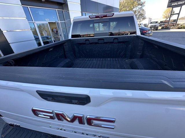 Used 2024 GMC Sierra 1500 AT4 w/ Technology Package image 8