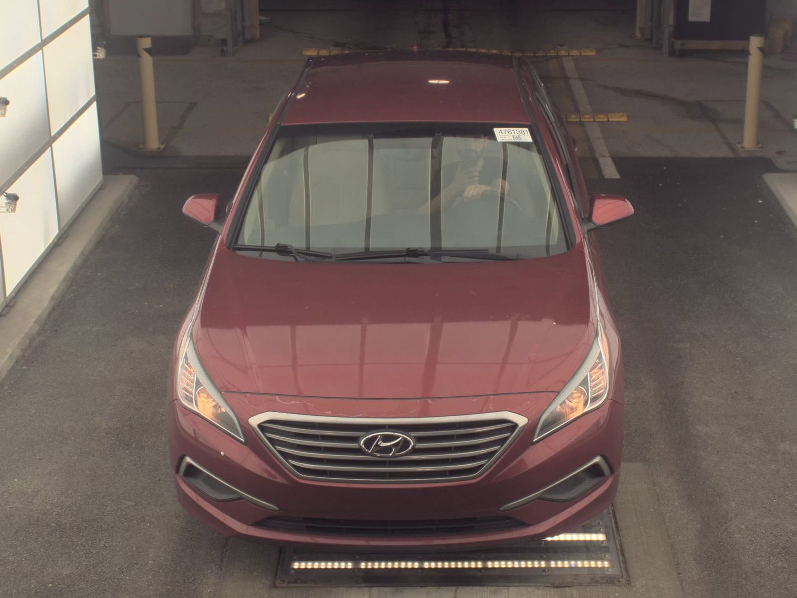 Used 2016 Hyundai Sonata SE w/ Cargo Package FWD image 2