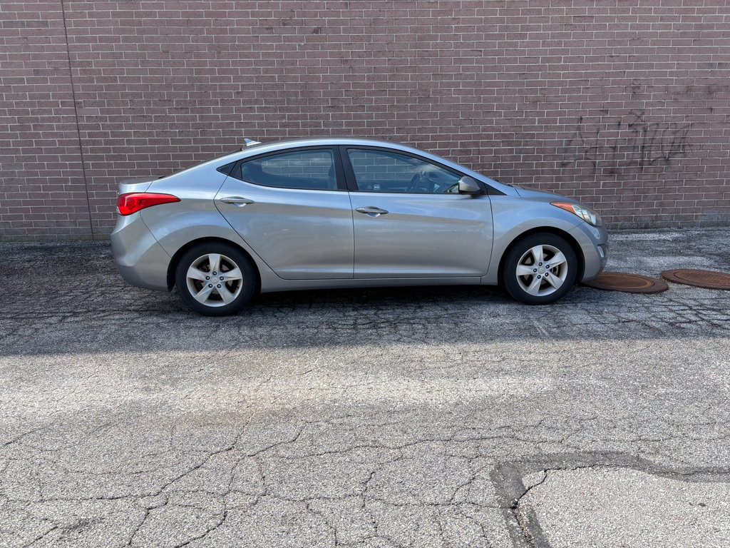 Used 2013 Hyundai Elantra GLS w/ Preferred Pkg image 6