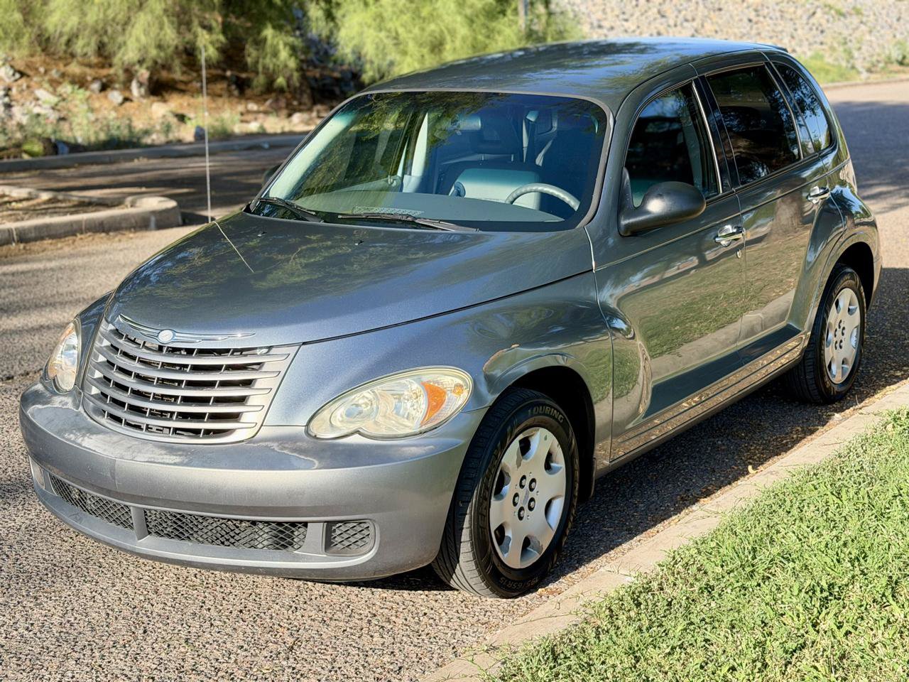Used 2009 Chrysler PT Cruiser FWD image 1